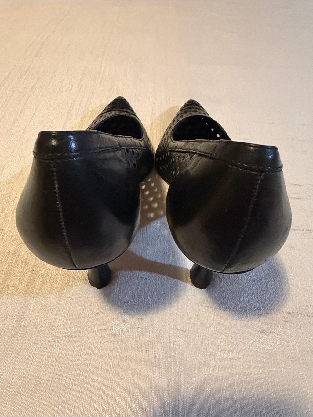 Franco Sarto Women’s Black Perforated Pointed-Toe Kitten Heel Pumps Size 7.5 — image 5 of 8